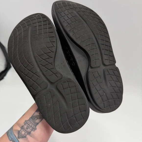 Oofos Ooahh Luxe Rose Gold Slides - Picture 10 of 12